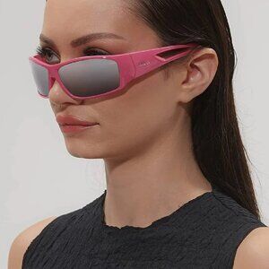 NWT AMARI WRAP AROUND SUNGLASSES WITH CASE, PINK